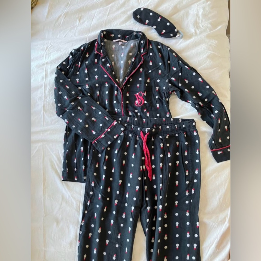 Victoria's Secret Black Pajama Set with Snowmen